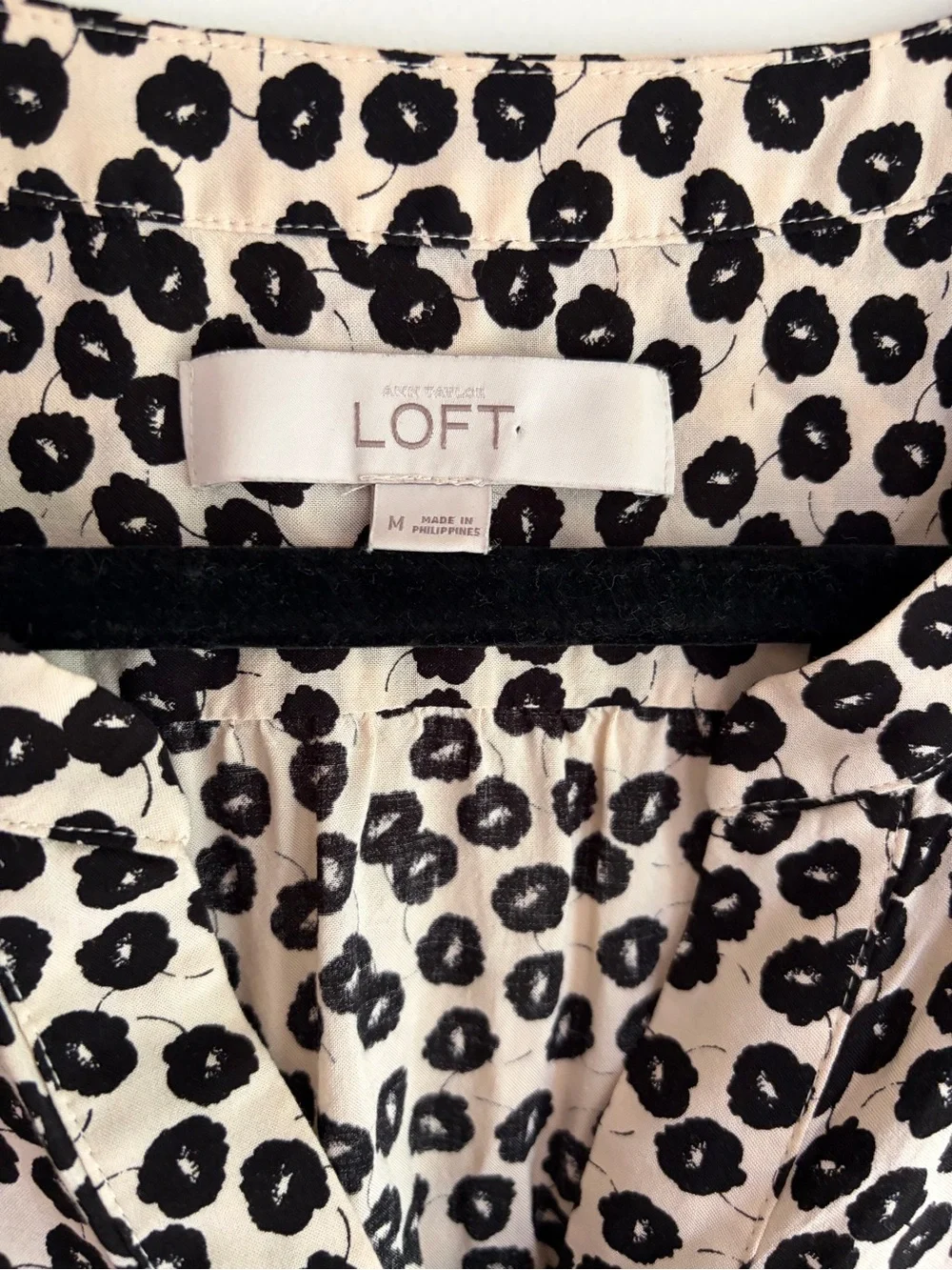 Loft Floral Poppy Print V Neck Long Sleeve Blouse Size M - Picture 3 of 5